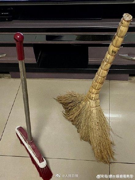 立扫把挑战的图册